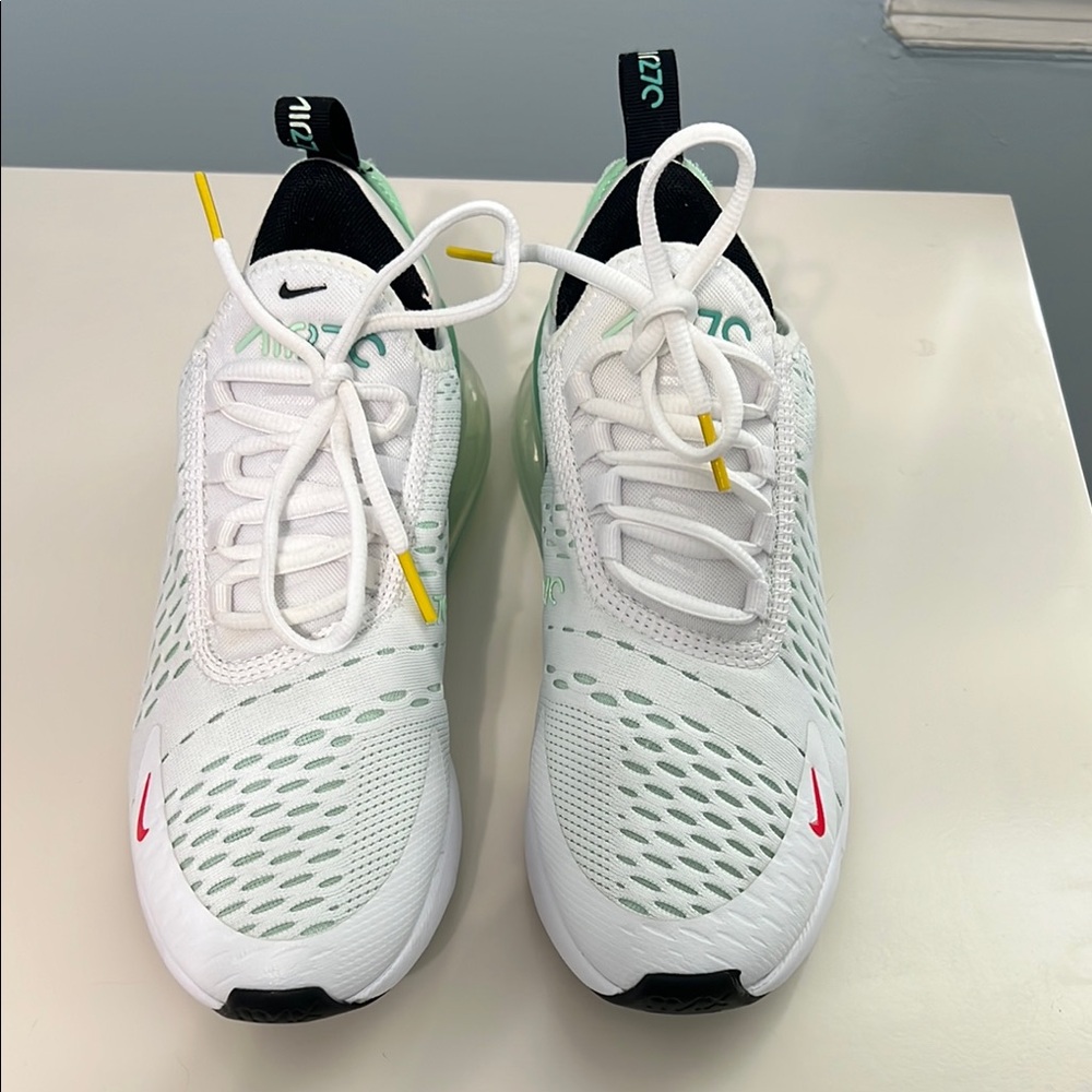 Women’s Nike Air Max 270 size 6.5